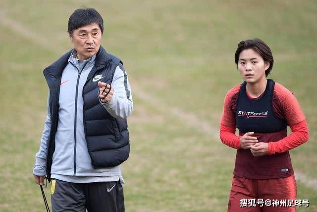 曼城财务违规曝光后，记者遭球迷辱骂但未收到投诉
